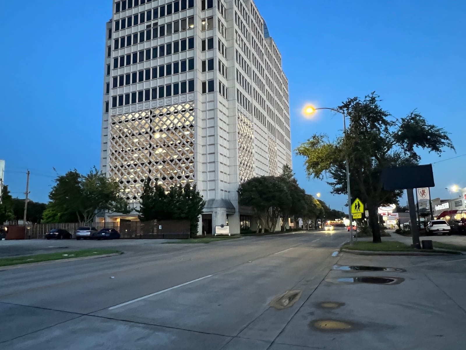 2323 S. Shepherd Parking Garage, Parking Garage LED lighting project